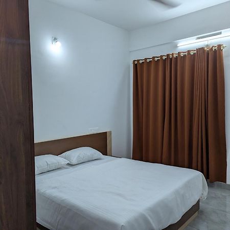 Jayalakshmi Residency Hotel Vaduvanchal Luaran gambar