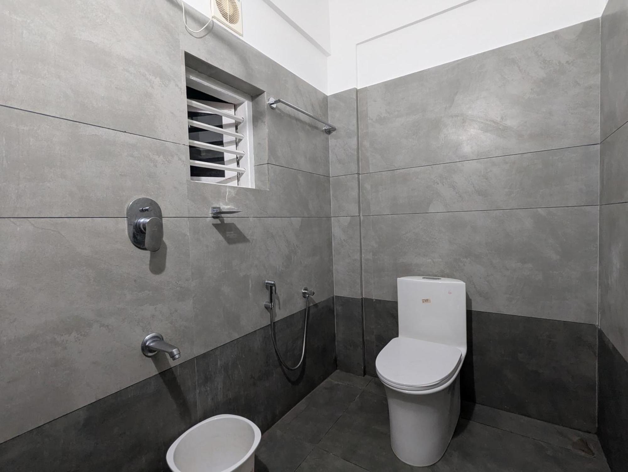 Jayalakshmi Residency Hotel Vaduvanchal Luaran gambar