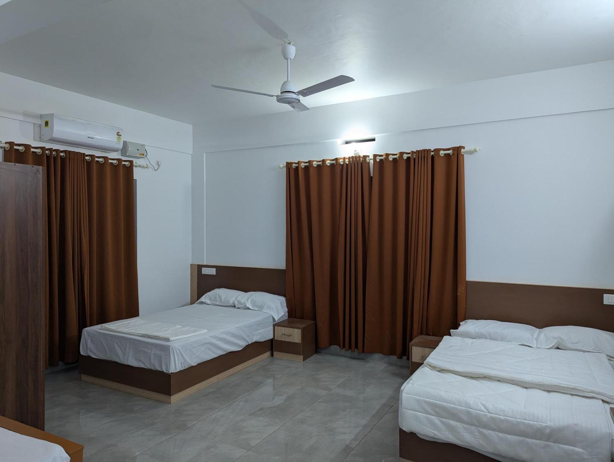 Jayalakshmi Residency Hotel Vaduvanchal Luaran gambar