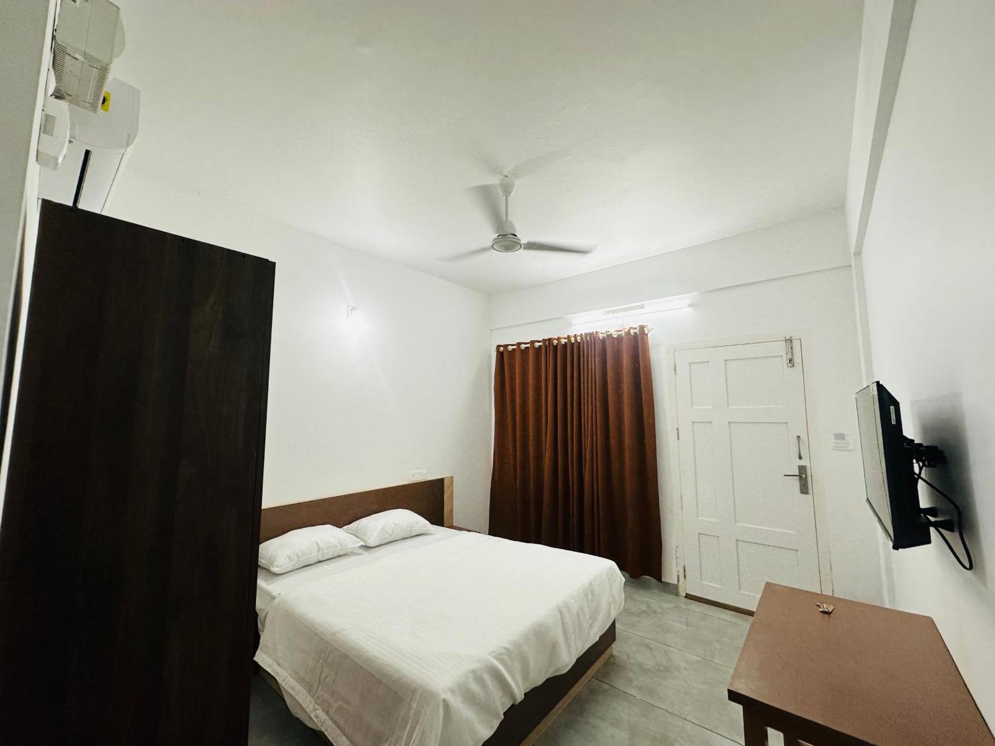 Jayalakshmi Residency Hotel Vaduvanchal Luaran gambar