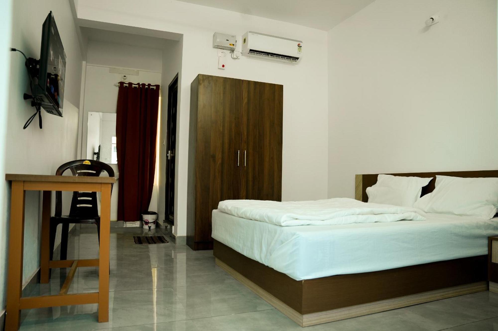 Jayalakshmi Residency Hotel Vaduvanchal Luaran gambar