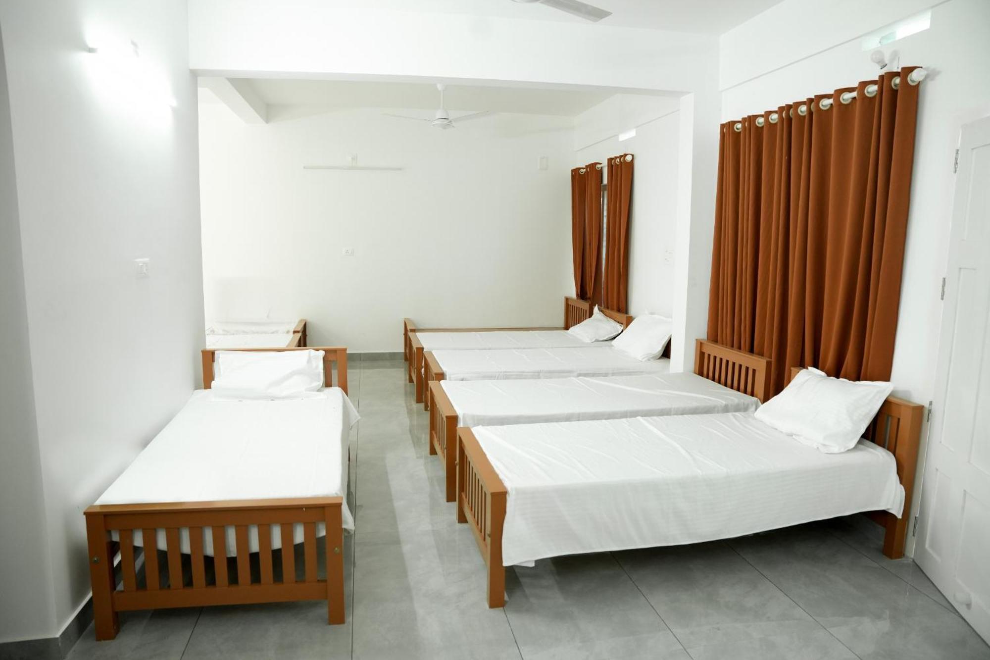 Jayalakshmi Residency Hotel Vaduvanchal Luaran gambar