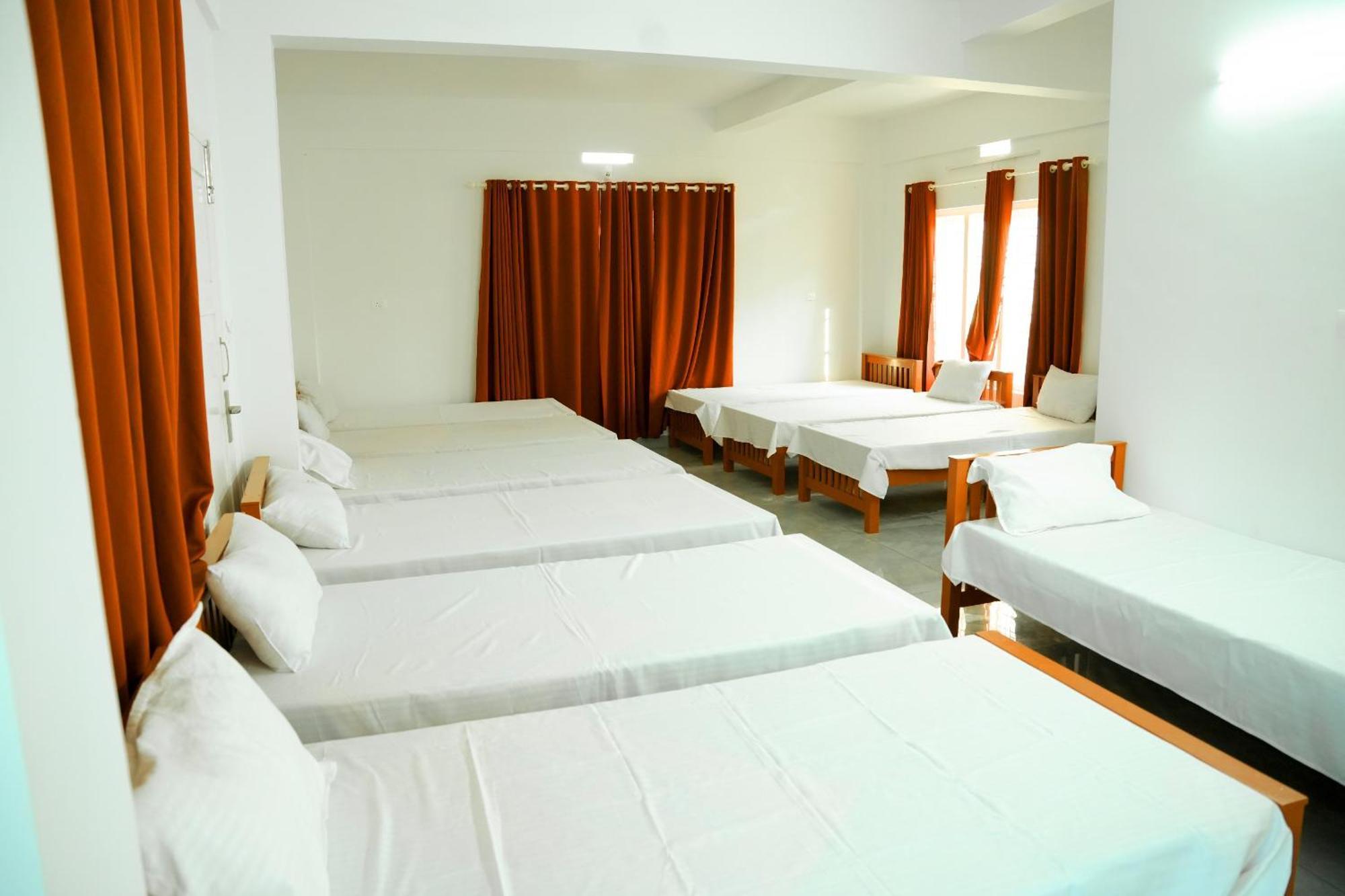 Jayalakshmi Residency Hotel Vaduvanchal Luaran gambar