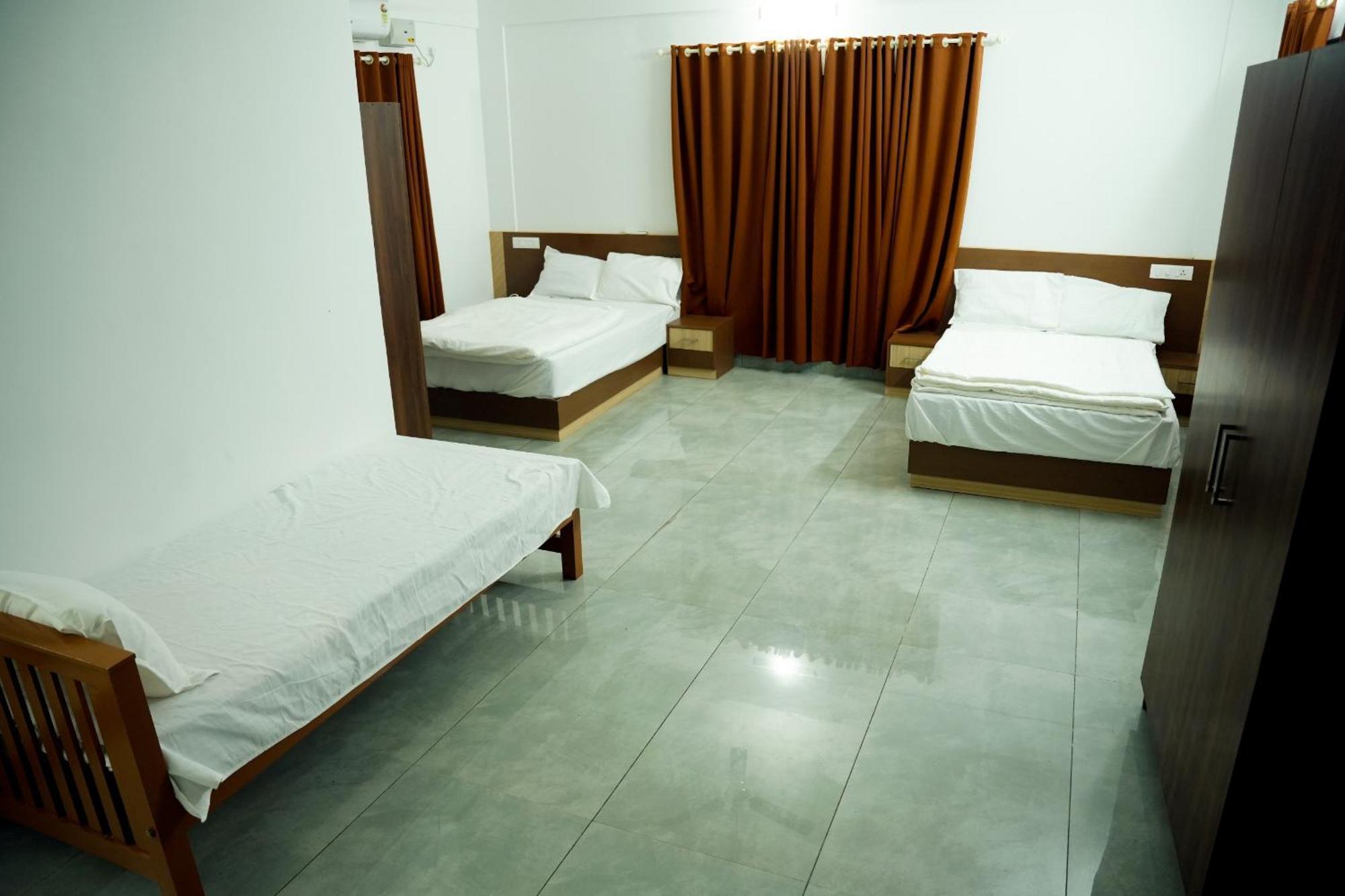 Jayalakshmi Residency Hotel Vaduvanchal Luaran gambar