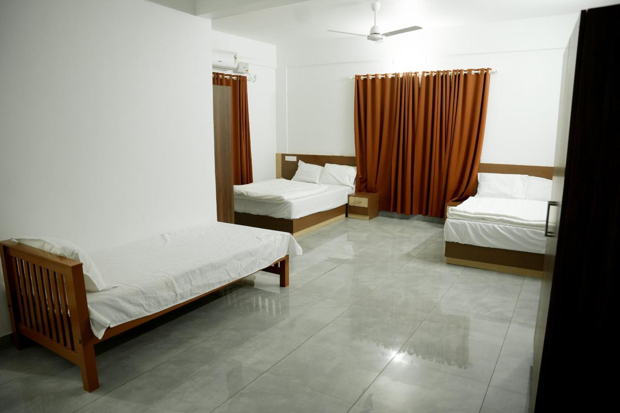 Jayalakshmi Residency Hotel Vaduvanchal Luaran gambar