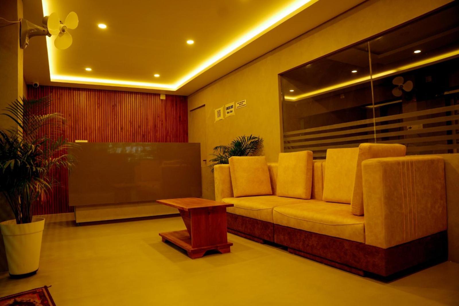 Jayalakshmi Residency Hotel Vaduvanchal Luaran gambar
